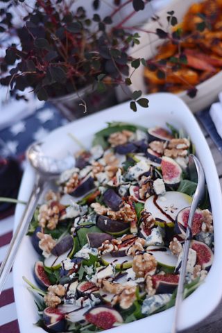 Salat med figner og valnødder