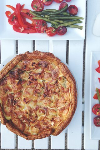 Karamelliseret hvidløgstærte Karamelliseret hvidløgstærte