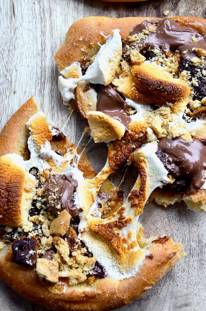 32.1-S'more-pizza.